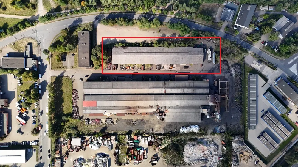 * Hallenfläche im Lüneburger Hafen *