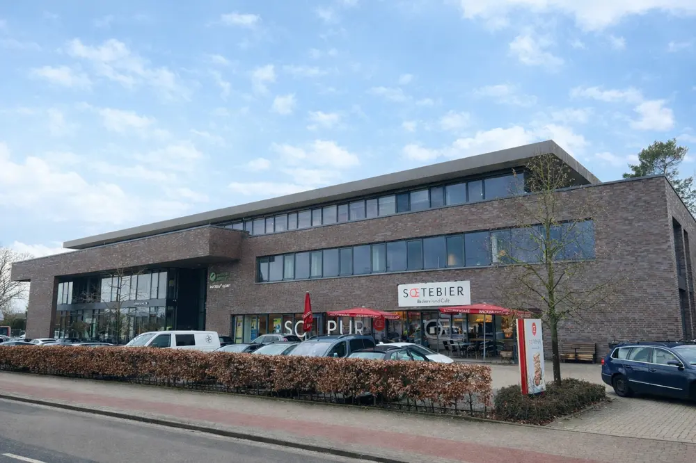 * Moderne Bürofläche Vor dem Bardowicker Tore *