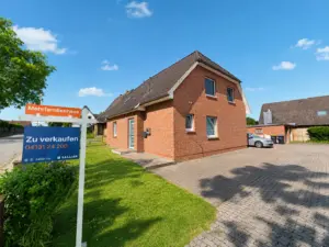 Modernes und gut vermietetes Zweifamilienhaus