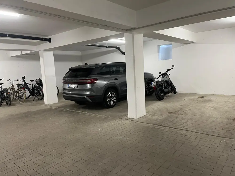 Tiefgaragenstellplatz